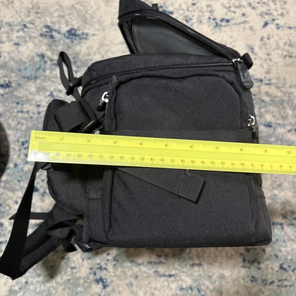 Lowepro Compact AW Camera Shoulder Bag - Black Multiple Padded Pockets Great Bag